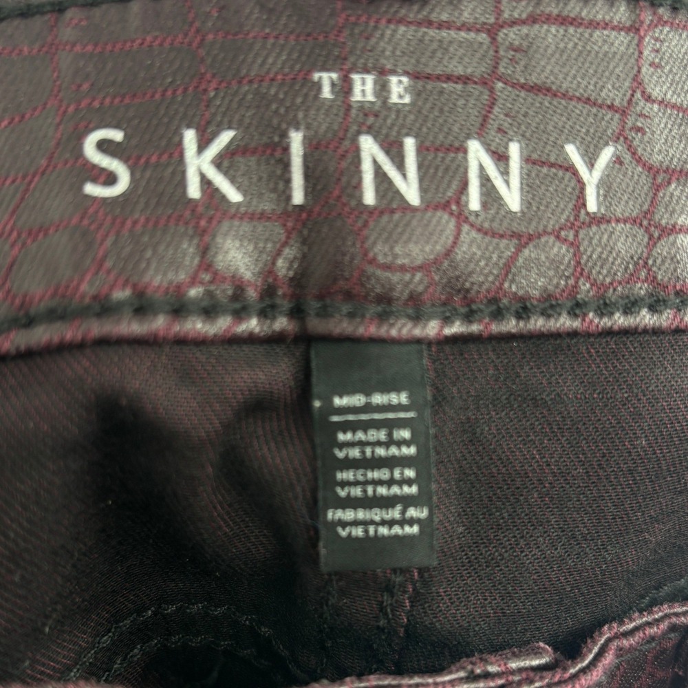 White House Black Market Burgundy Textured Skinny Pants Faux Croc Size 6 - Picture 7 of 8